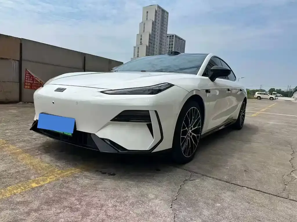 Geely Galaxy E8 — фото 1