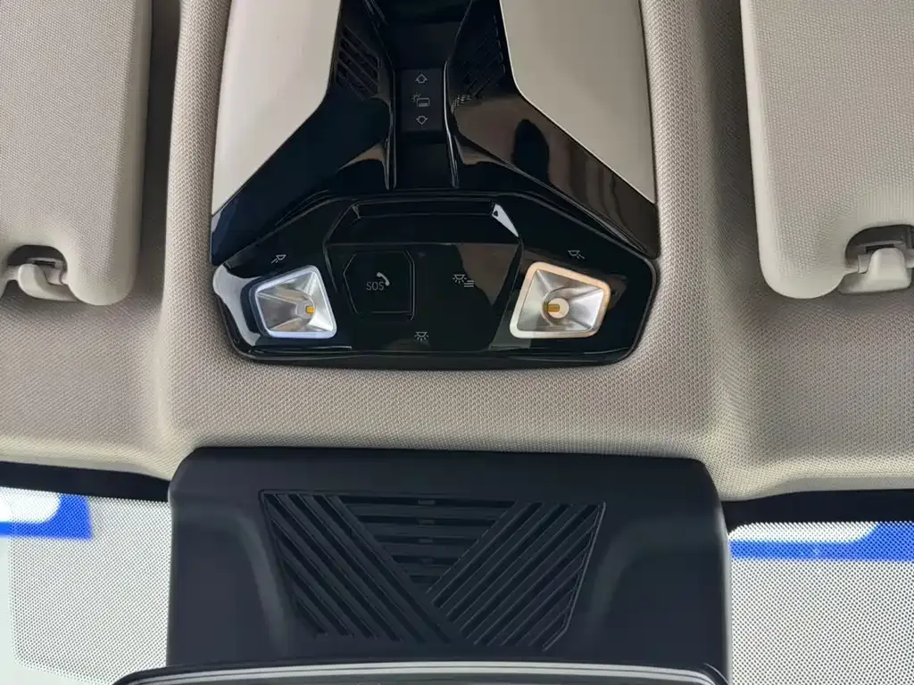 BMW X1 — фото 10