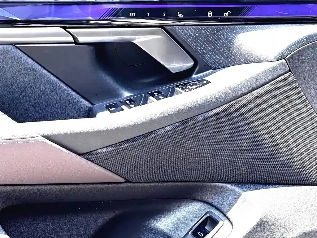 BMW 5 Series — фото 9