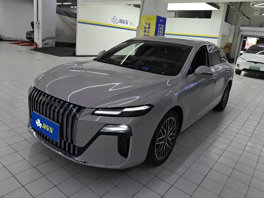 Roewe M7 DMH — фото 1