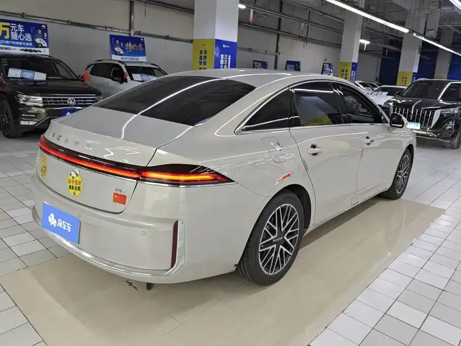 Roewe M7 DMH — фото 8