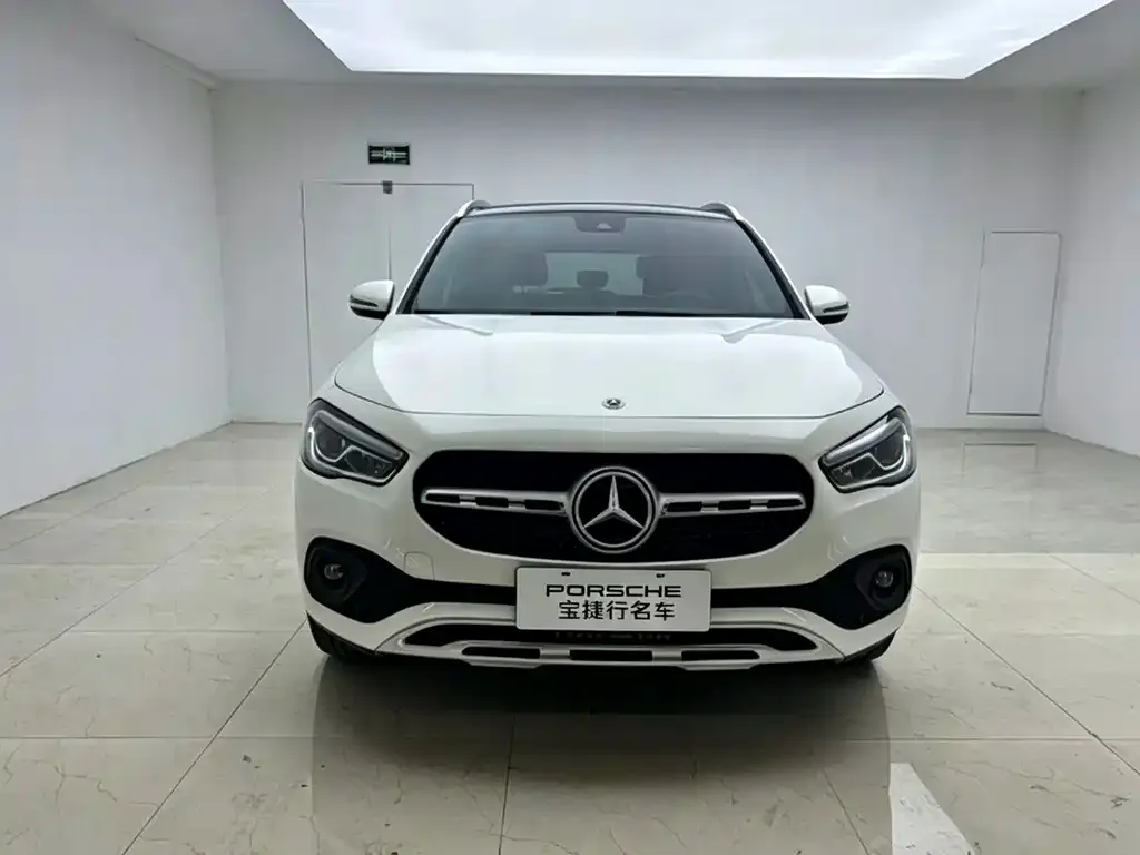 Mercedes-Benz GLA — фото 1