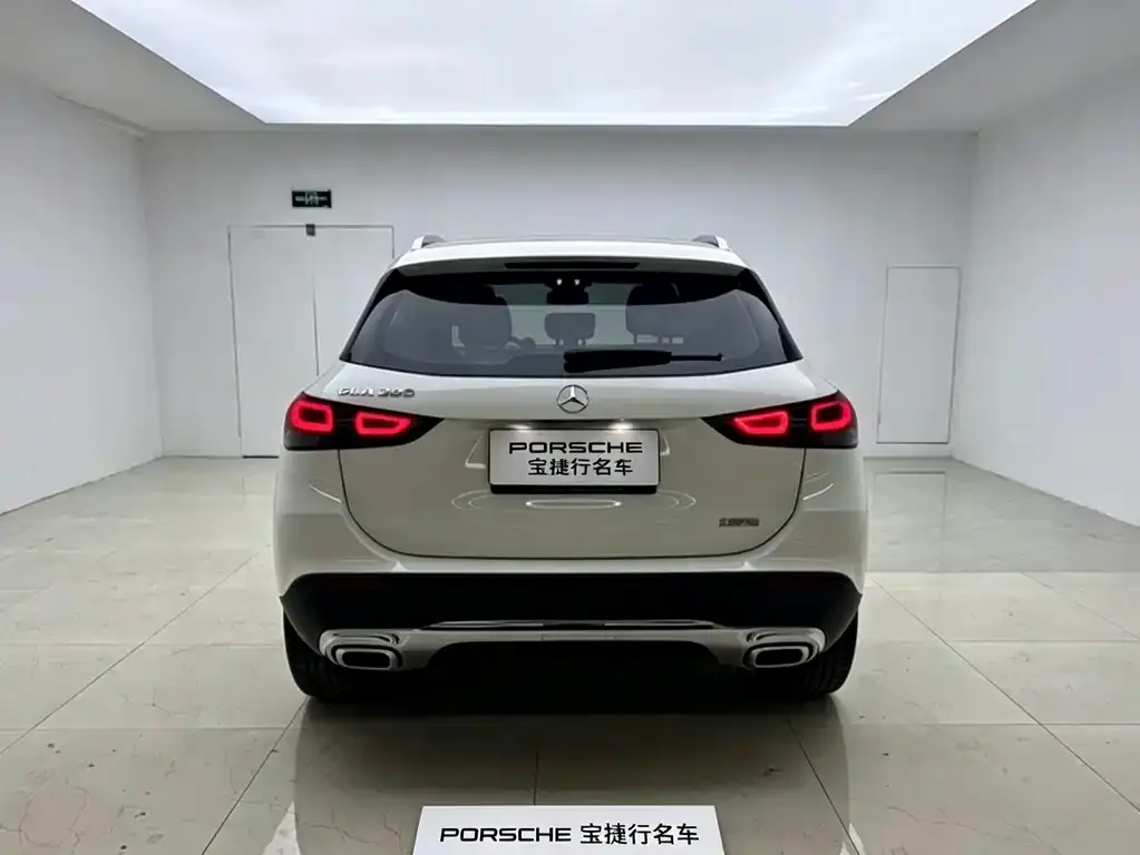 Mercedes-Benz GLA — фото 6