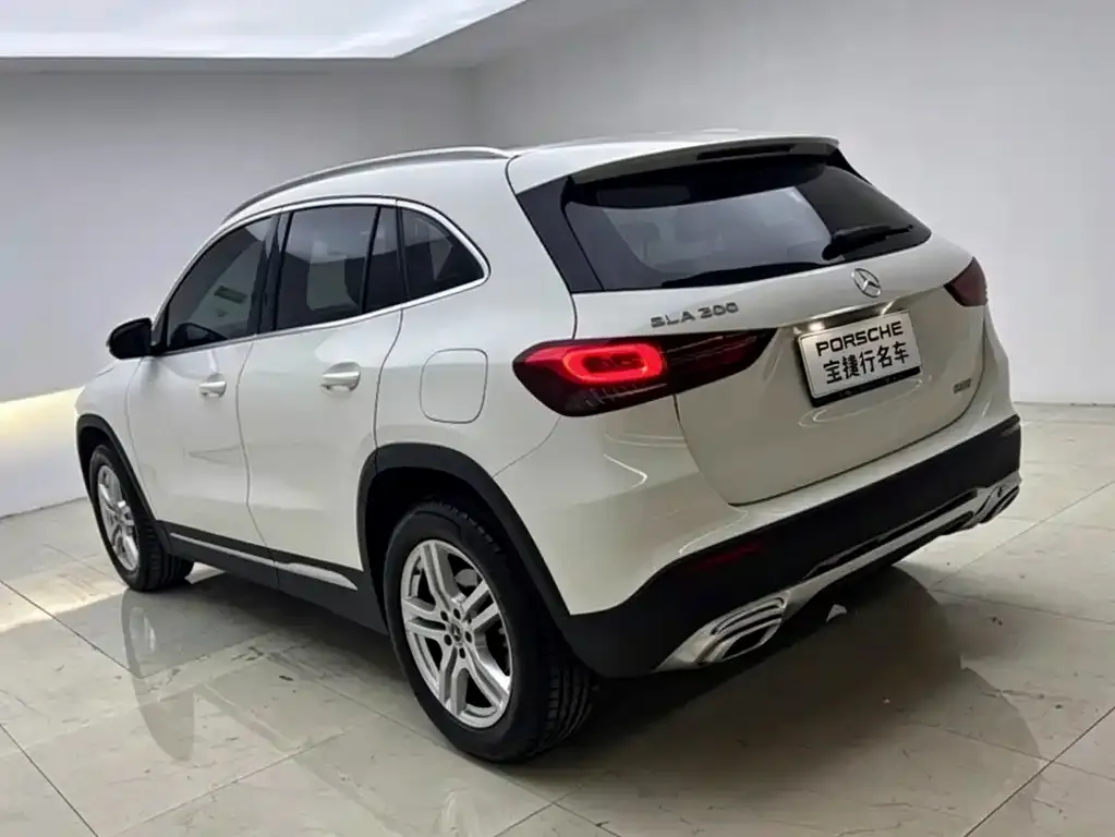 Mercedes-Benz GLA — фото 10