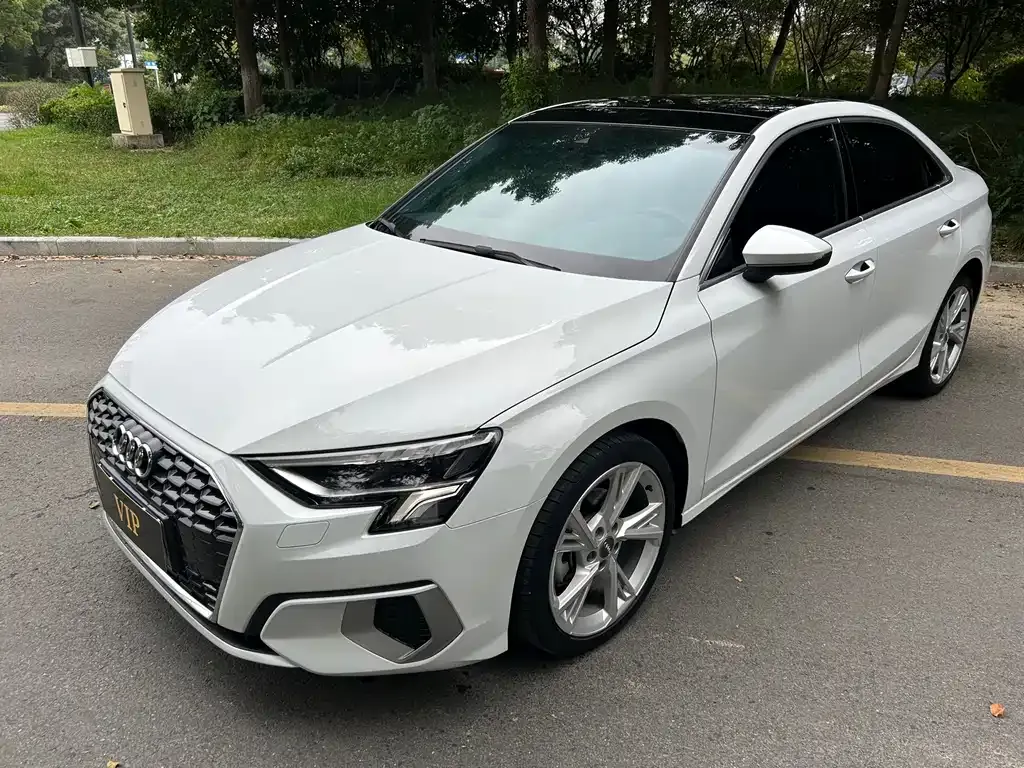 Audi A3 — фото 1