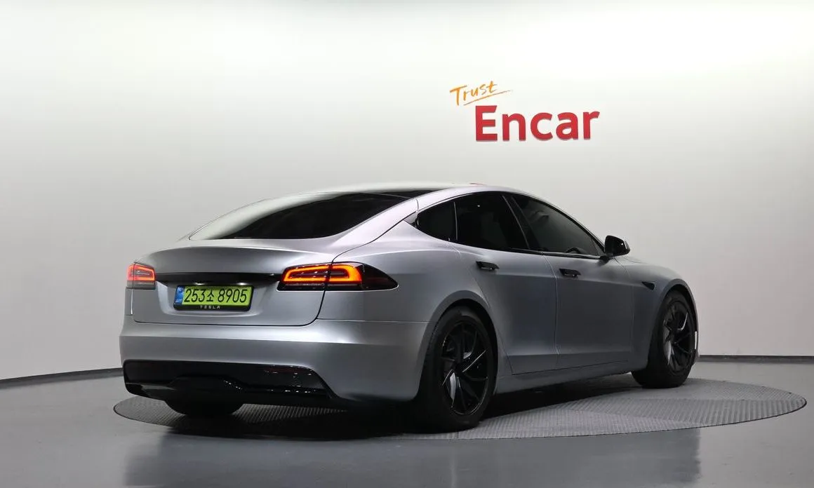 Tesla Model S — фото 5