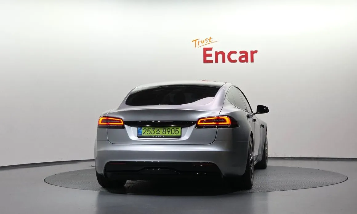 Tesla Model S — фото 2
