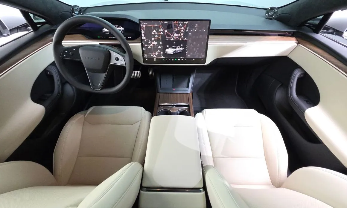 Tesla Model S — фото 7