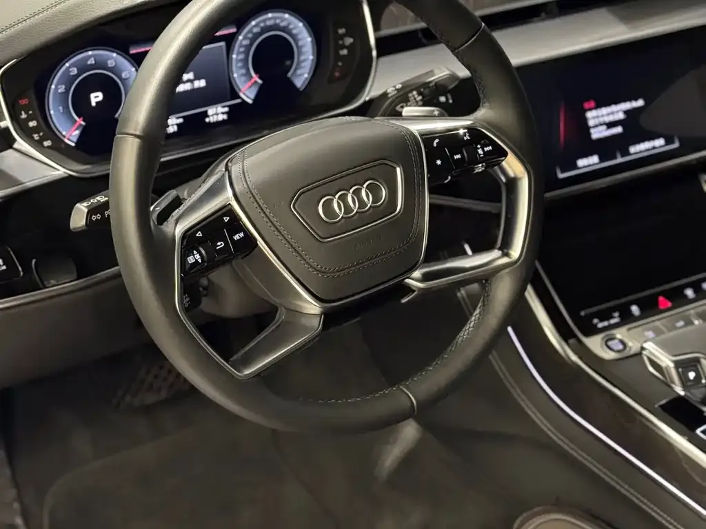 Audi A8 — фото 3