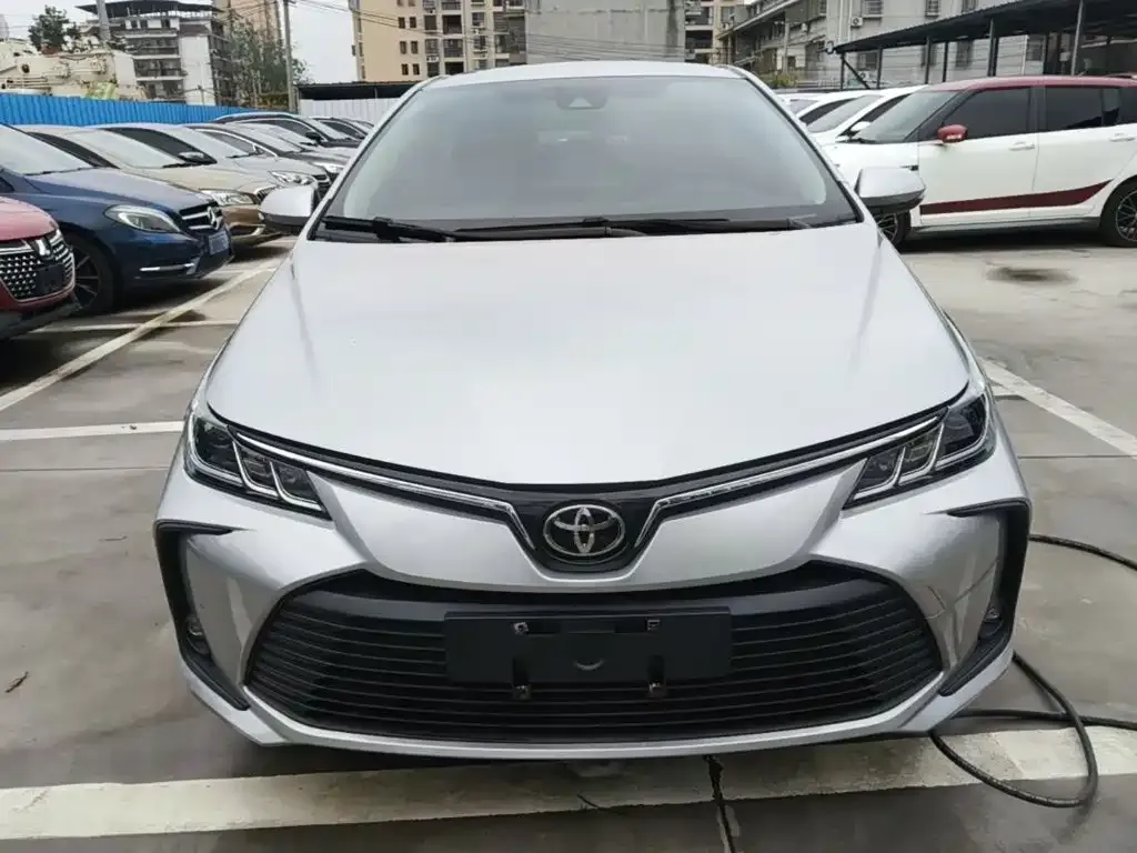 Toyota Corolla — фото 6