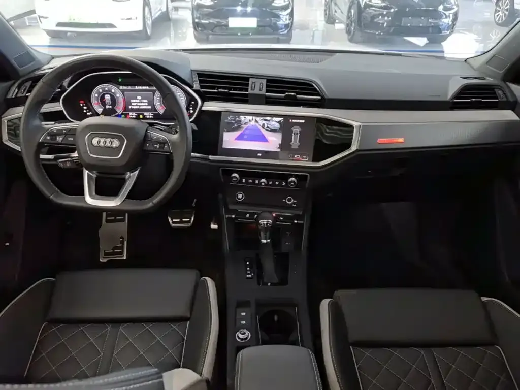Audi Q3 — фото 5