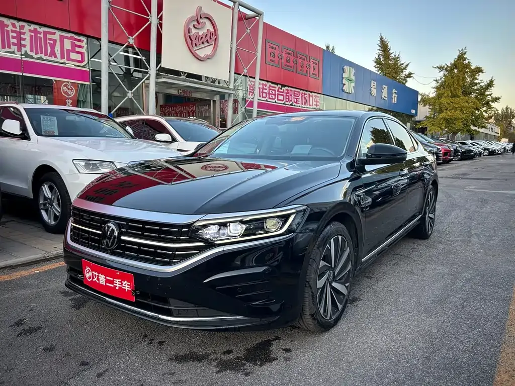 Volkswagen Passat — фото 1