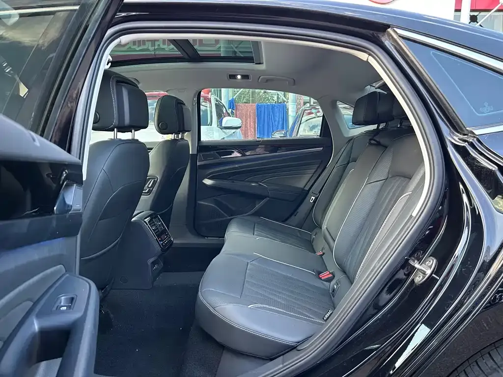 Volkswagen Passat — фото 6