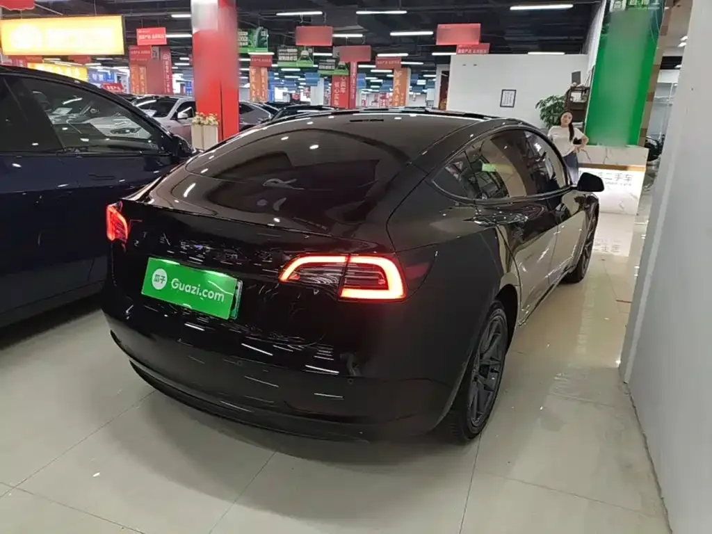 Tesla Model 3 — фото 6