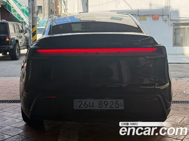 Tesla Model Y — фото 2
