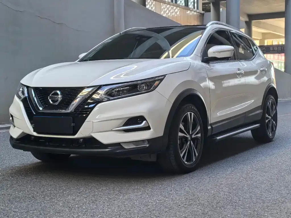 Nissan Qashqai — фото 1