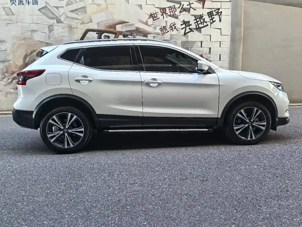 Nissan Qashqai — фото 8