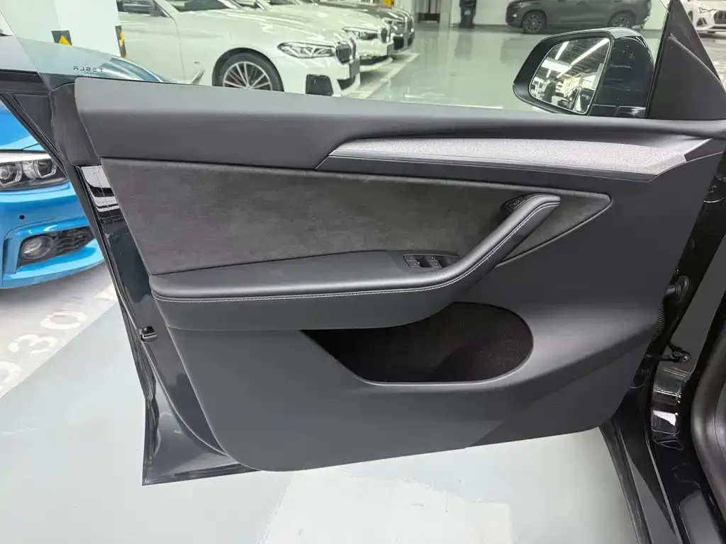 Tesla Model Y — фото 5
