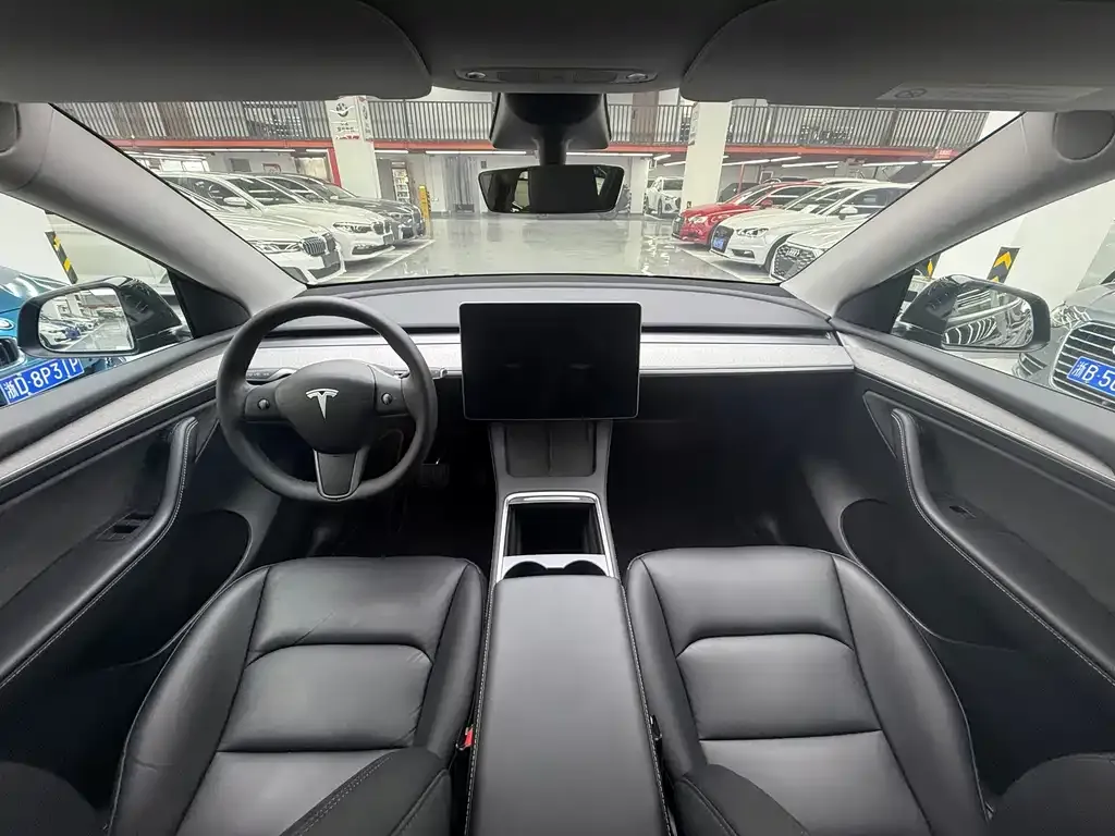 Tesla Model Y — фото 4