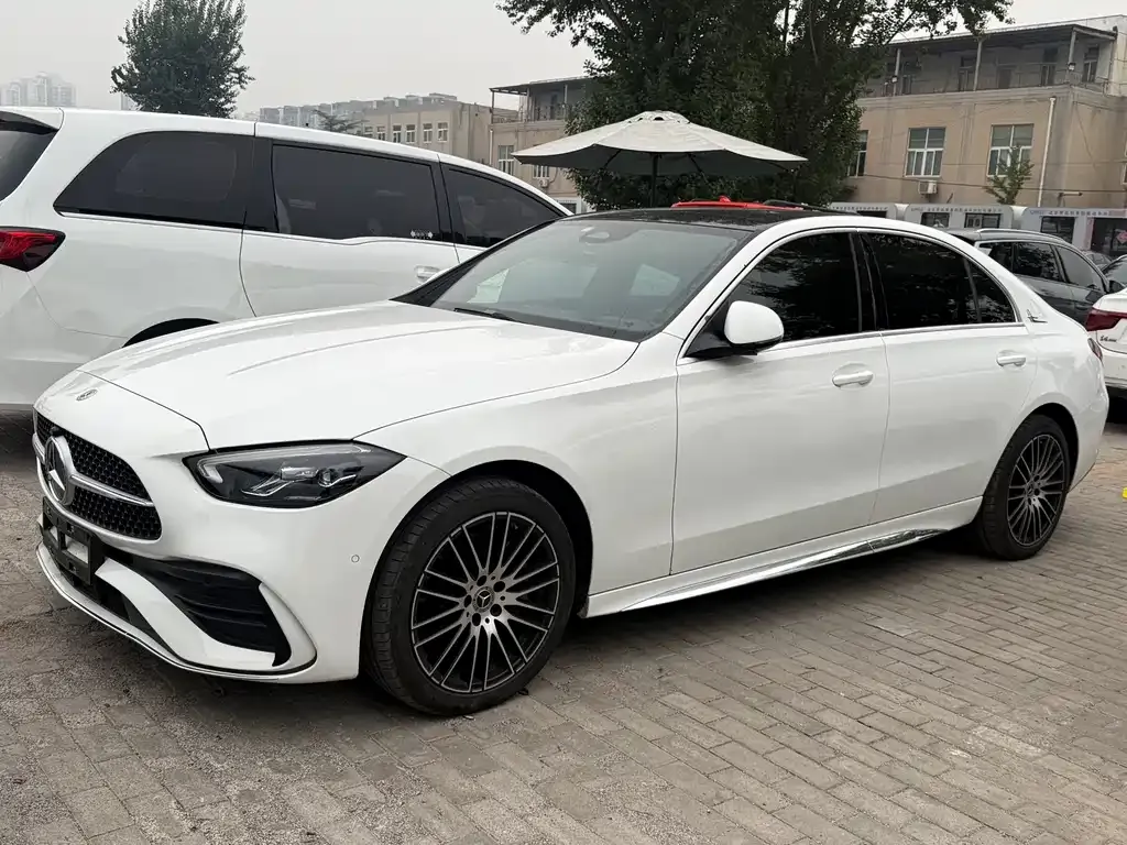 Mercedes-Benz C-Class — фото 1