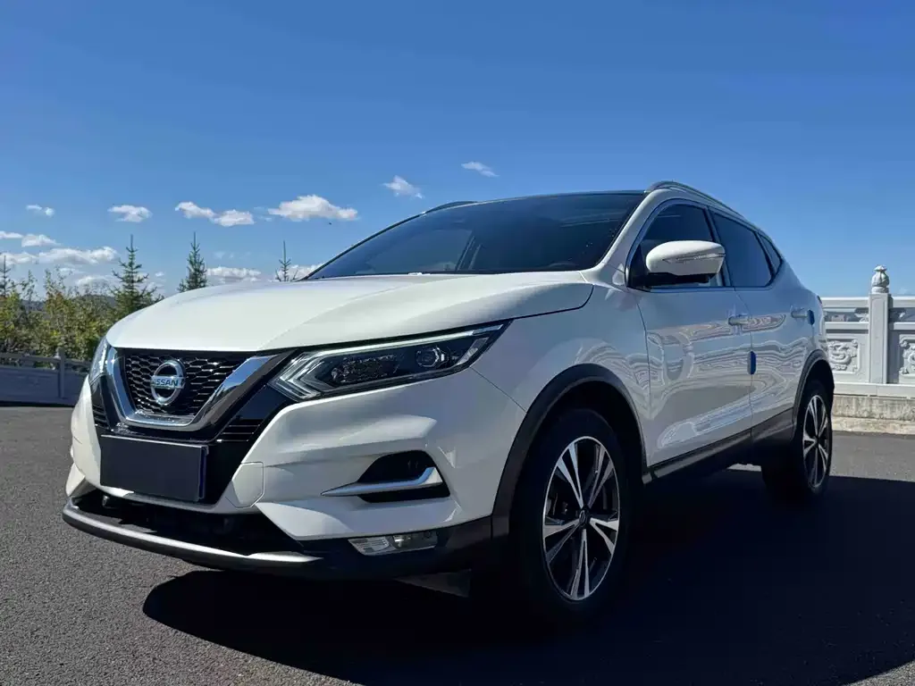 Nissan Qashqai — фото 1