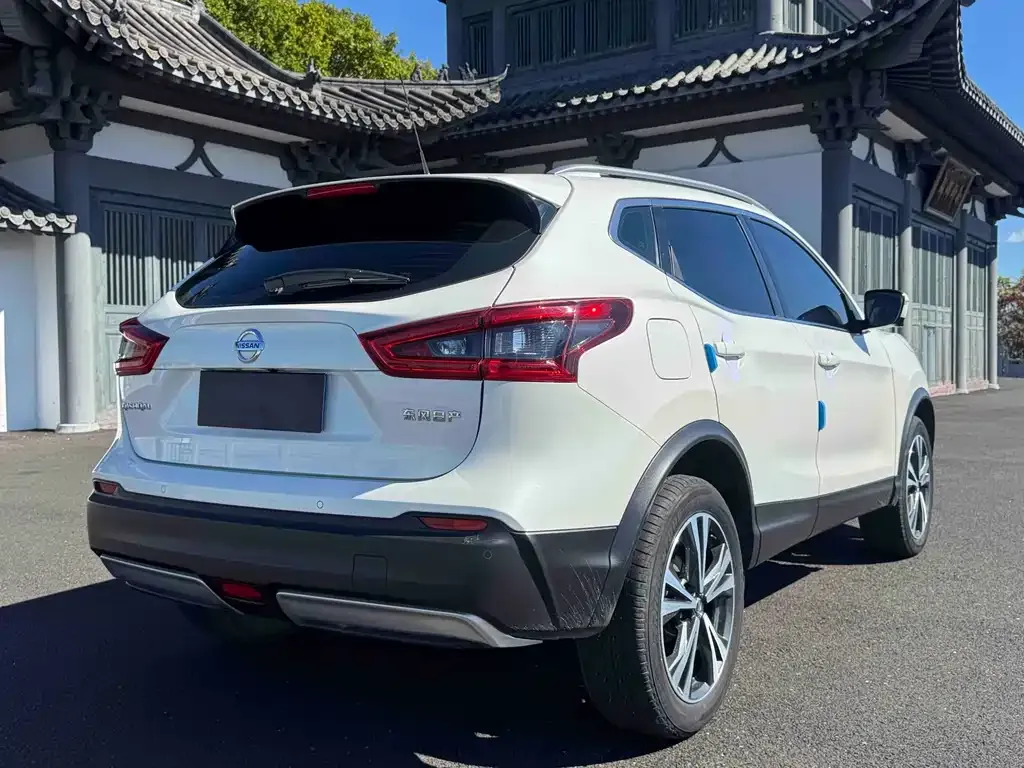 Nissan Qashqai — фото 4