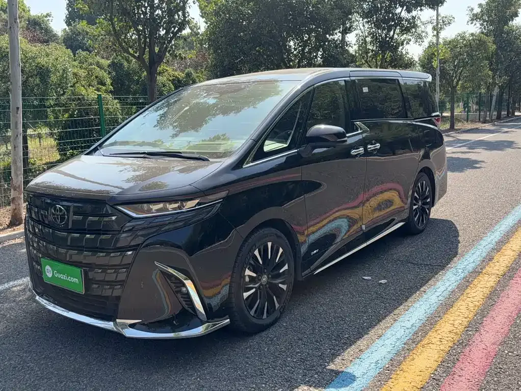 Toyota Alphard — фото 8