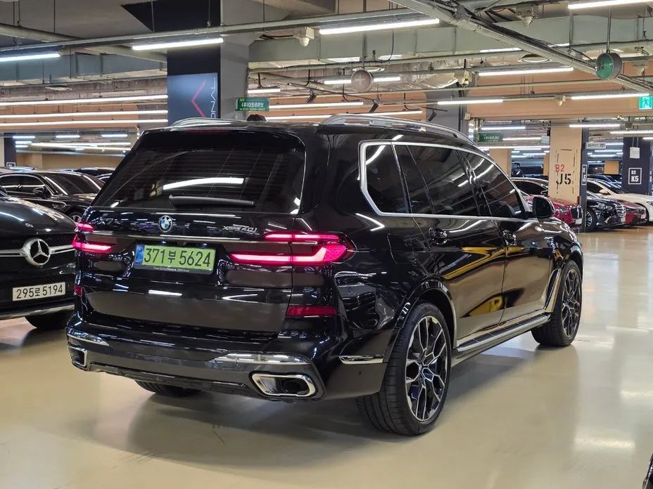 BMW X7 — фото 4