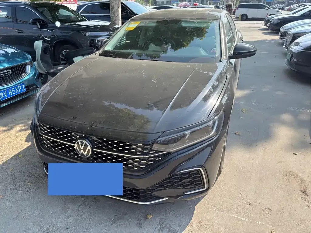 Volkswagen Passat — фото 1