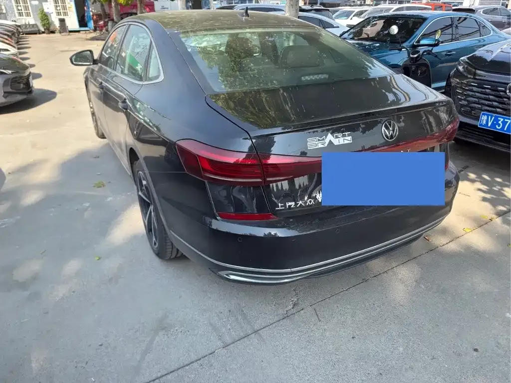 Volkswagen Passat — фото 8