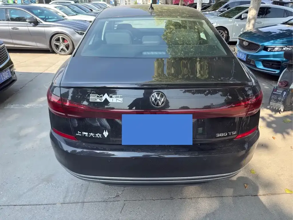 Volkswagen Passat — фото 7