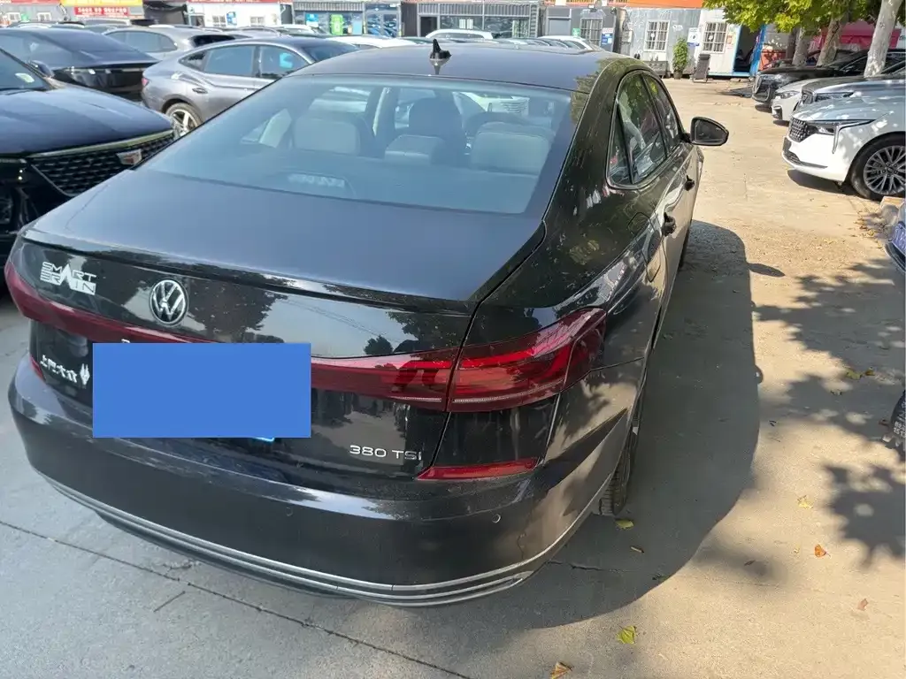 Volkswagen Passat — фото 6