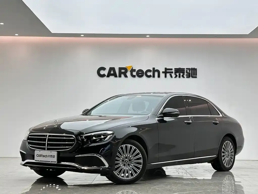 Mercedes-Benz E-Class — фото 1