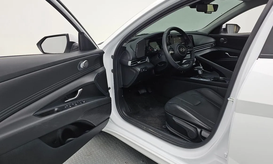 Hyundai AVANTE — фото 4