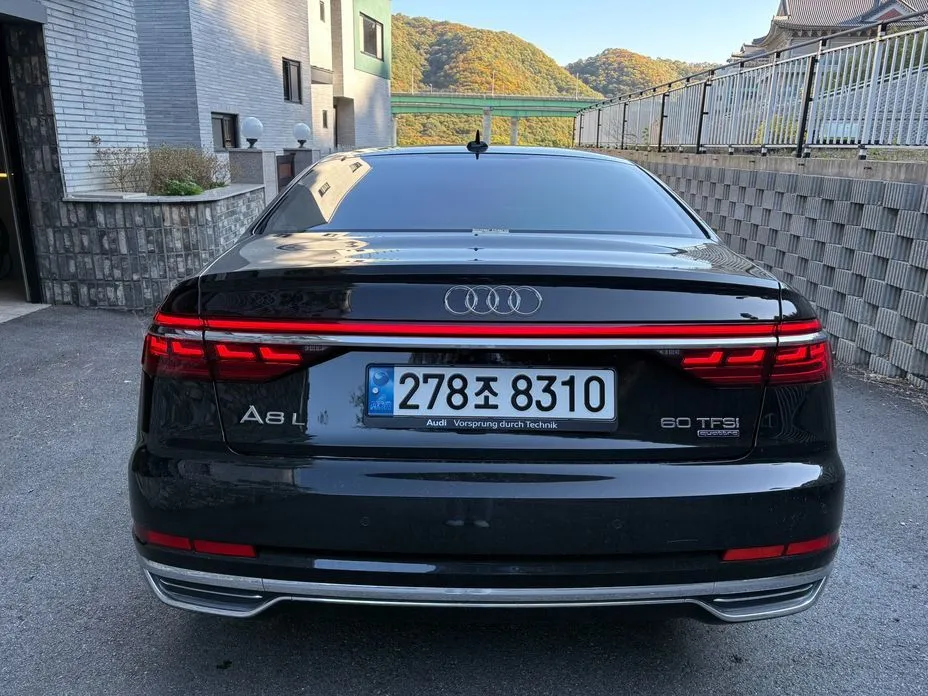 Audi A8 — фото 10