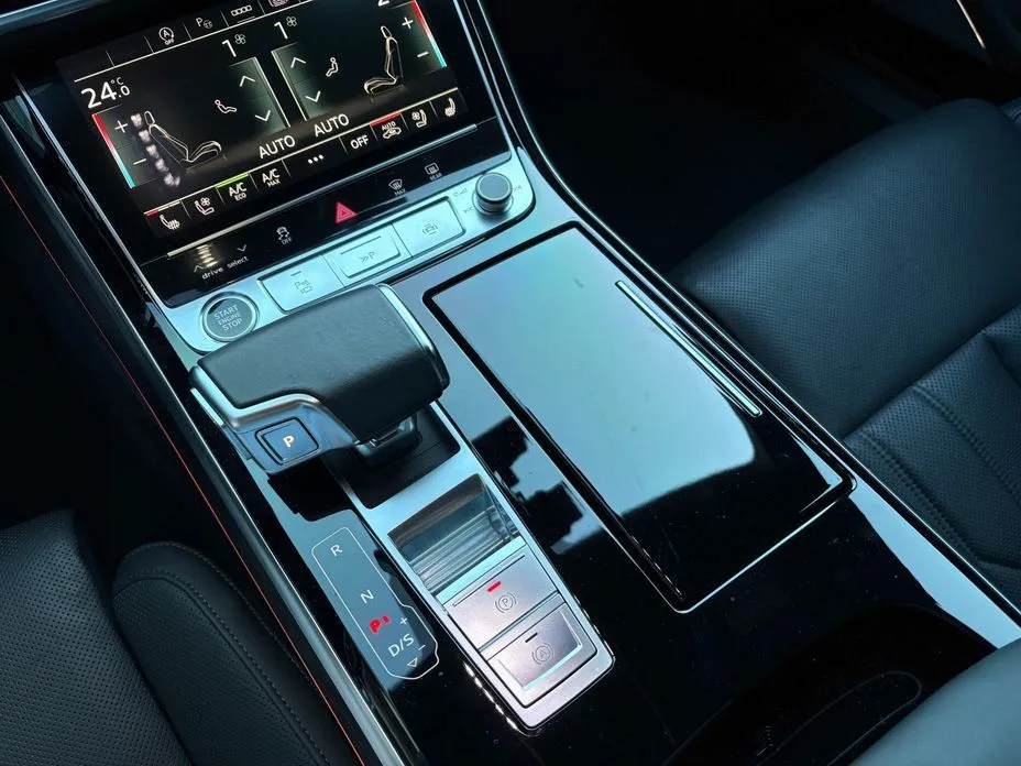 Audi A8 — фото 4