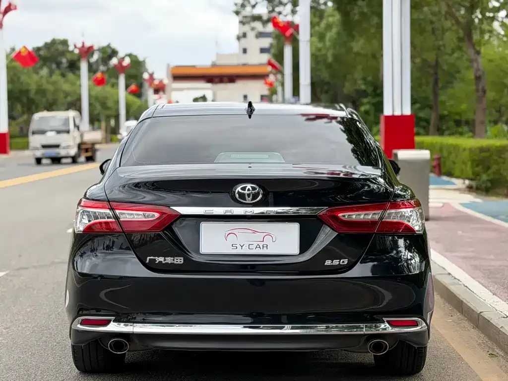 Toyota Camry — фото 4