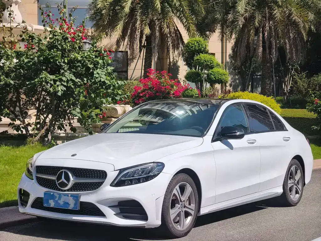 Mercedes-Benz C-Class — фото 1