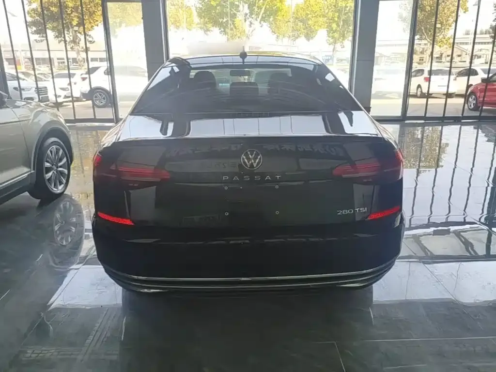 Volkswagen Passat — фото 4