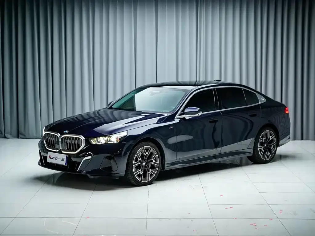 BMW 5 Series — фото 1