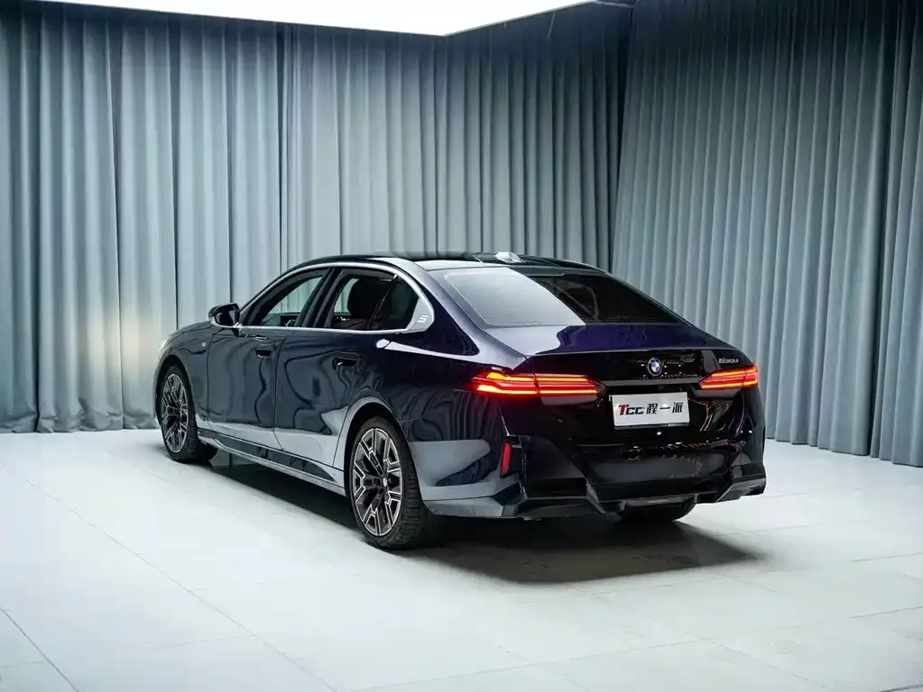 BMW 5 Series — фото 2