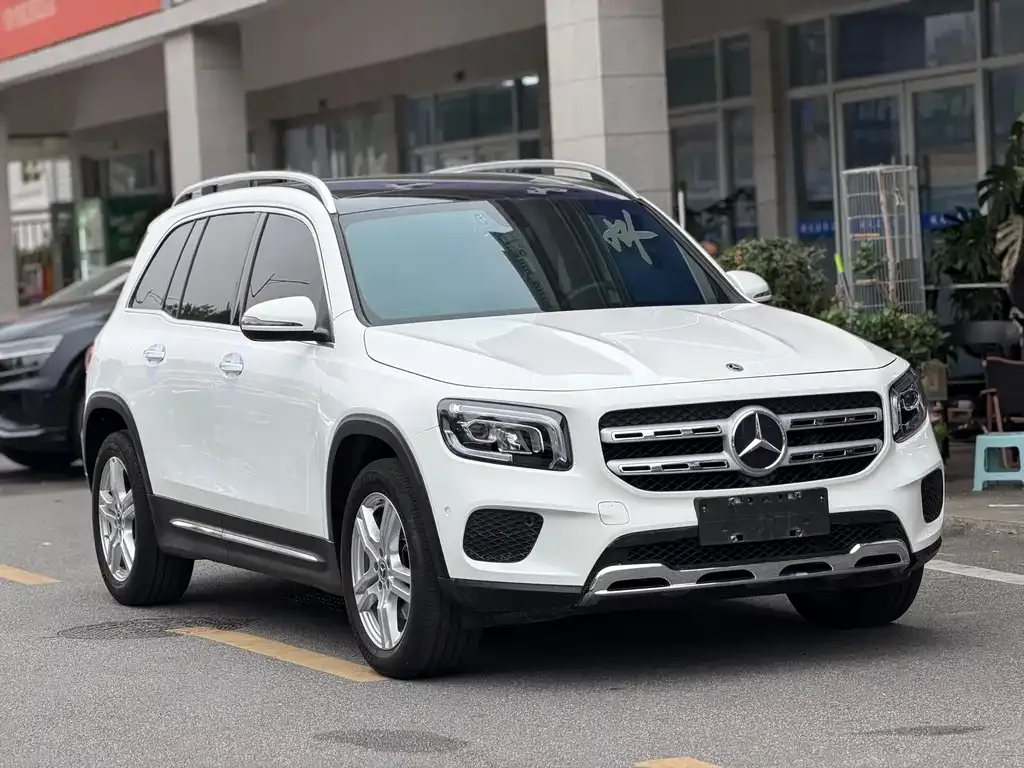 Mercedes-Benz GLB — фото 10