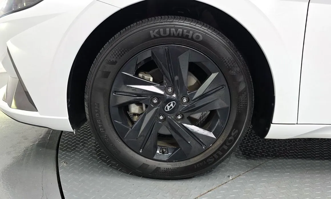 Hyundai AVANTE — фото 8
