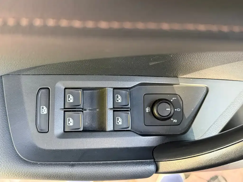 Volkswagen Tharu — фото 3