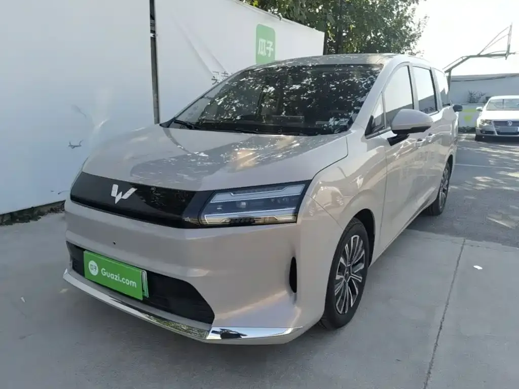 Wuling Xingguang 730 New Energy — фото 1
