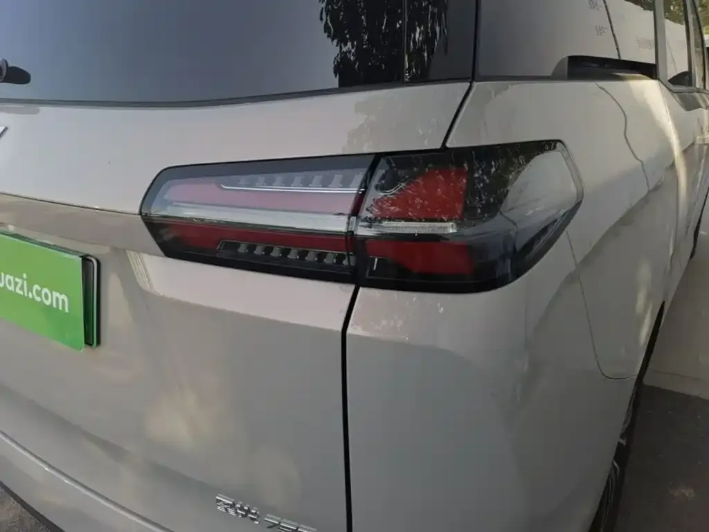 Wuling Xingguang 730 New Energy — фото 8