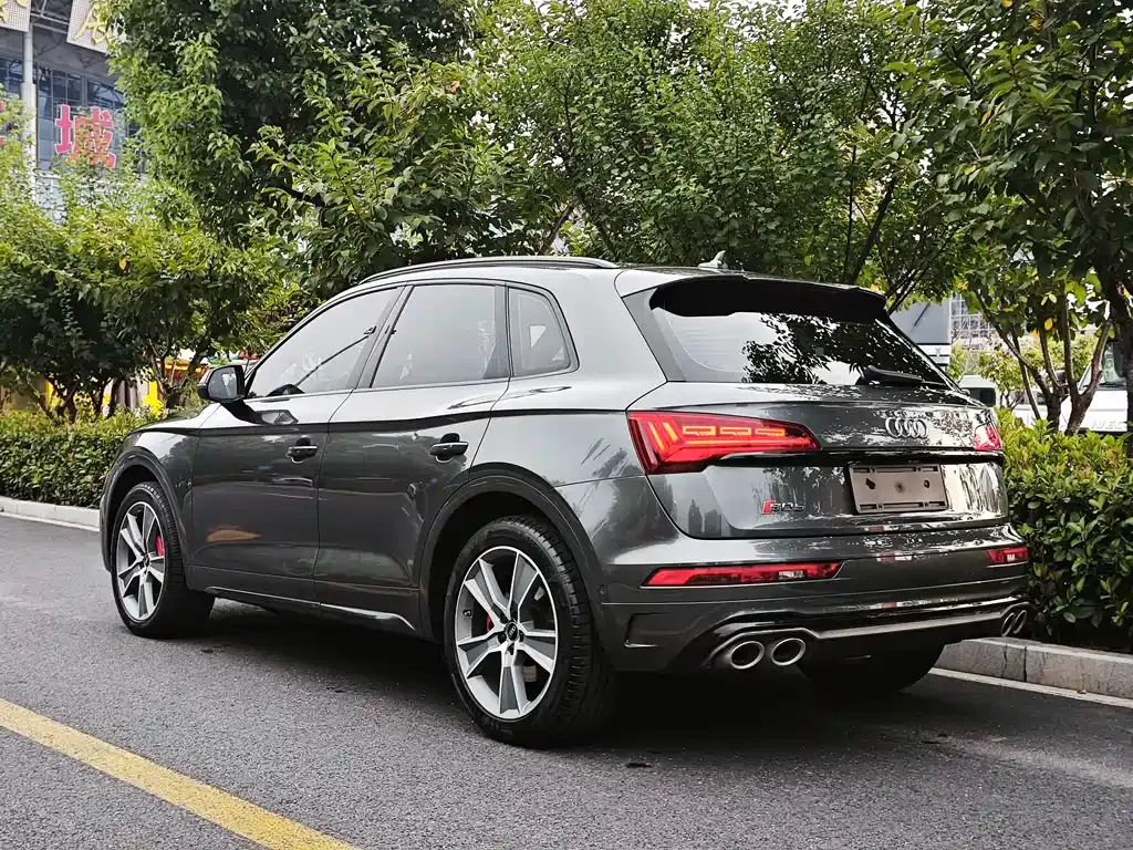 Audi SQ5 — фото 10