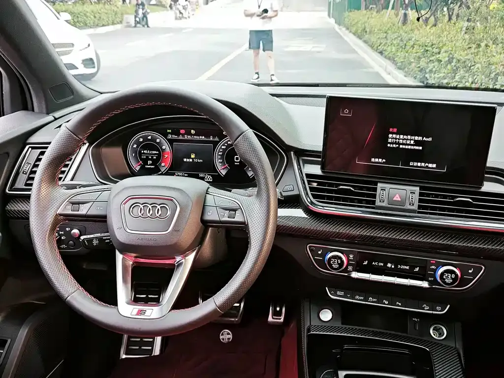Audi SQ5 — фото 7