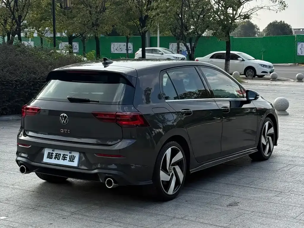 Volkswagen Golf GTI — фото 9