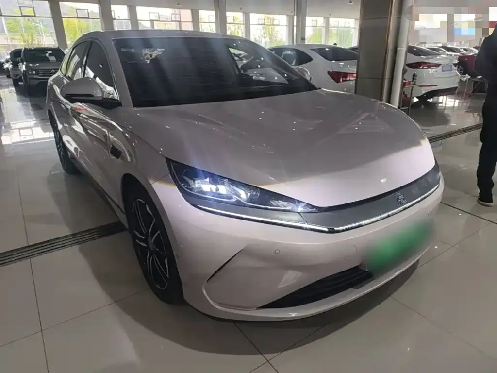 BYD Qin L — фото 8
